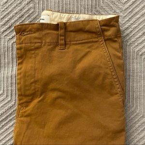 URBAN OUTFITTERS - NWOT - Men’s size 30 tan pants